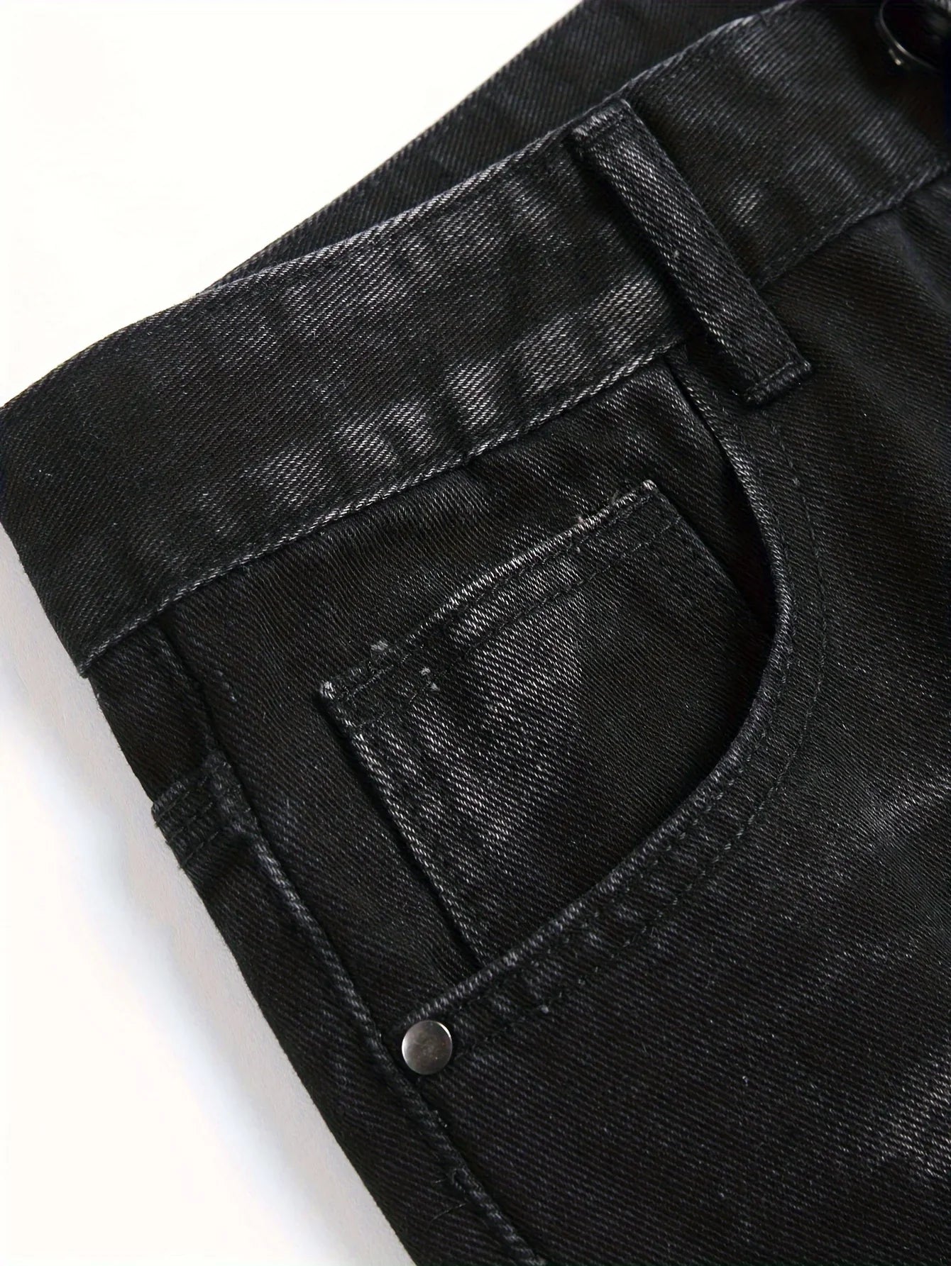 Men¡¯s trendy streetwear: black ripped straight-leg jeans ¨C an excellent gift for husbands or boyfriends.